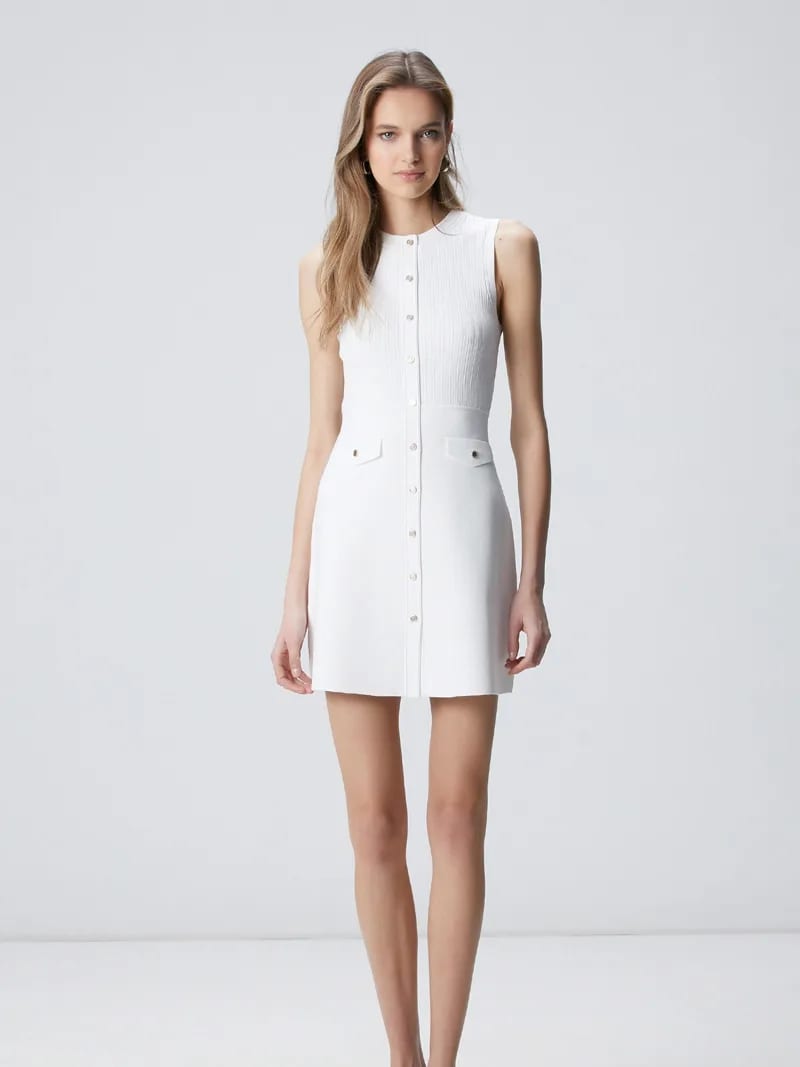 فستان محبوك قصير بلون أوف وايت